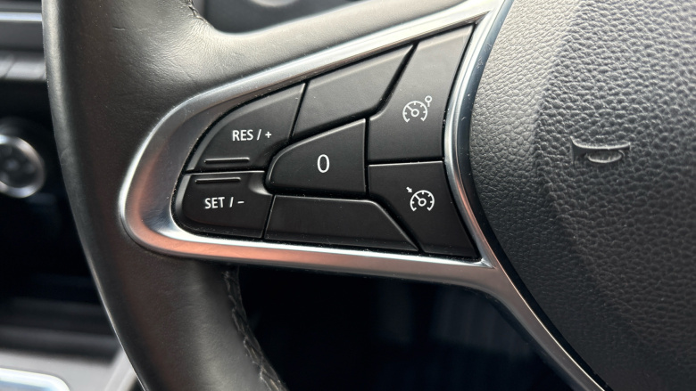 Renault Clio 1.0 TCe 100 Iconic 5dr Petrol Hatchback